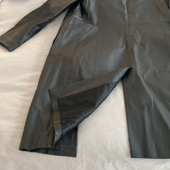 Vintage leather coat - Picture 3 of 3